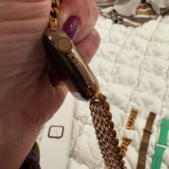 Apple Watch with Gold Band - Picture 10 of 12